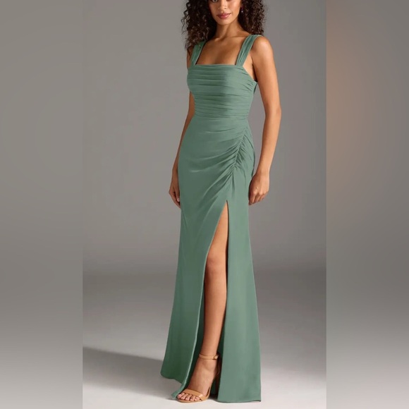 Azazie Dresses & Skirts - Azazie Sheath Bow Chiffon Dress | Sz A2 | Straight Neckline | ruched body